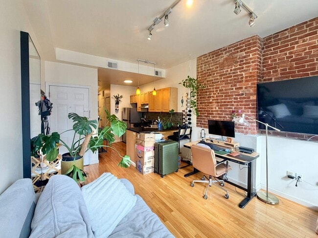 property at 86 Monroe St