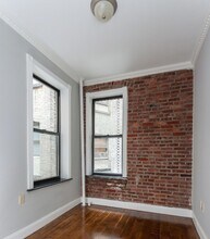 309 E 8th St, Unit B3 in New York, NY - Foto de edificio - Building Photo