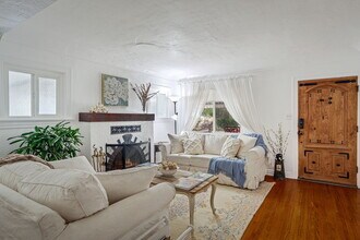 4260 McConnell Blvd in Los Angeles, CA - Foto de edificio - Building Photo