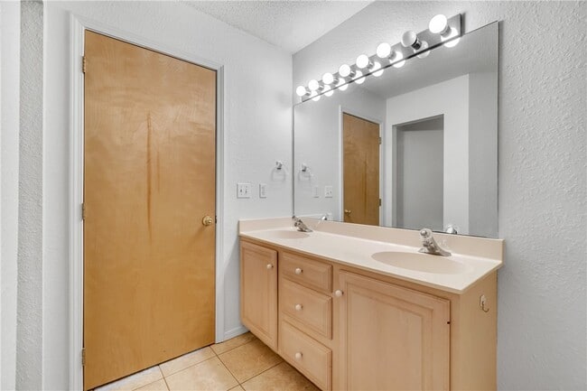 1839 Hunter's Ridge in Fayetteville, AR - Foto de edificio - Building Photo