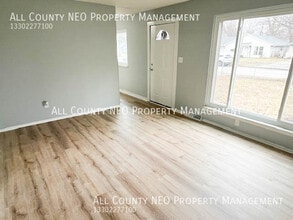 1080 E 167th St in Cleveland, OH - Building Photo - Building Photo