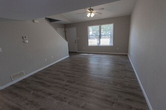 5309-5311-5311 Currituck Ln in Columbia, MO - Building Photo - Building Photo