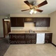 3340 E Portland St in Springfield, MO - Building Photo - Building Photo