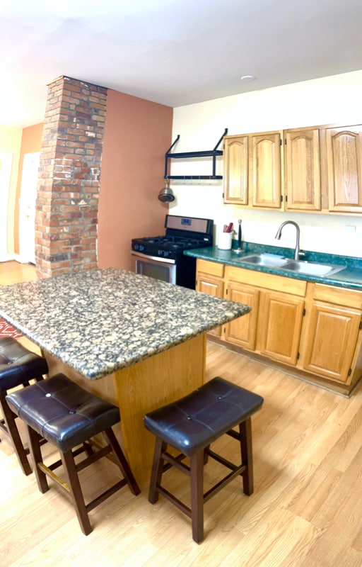 206 California Ave, Unit 204C-1 in Providence, RI - Foto de edificio - Building Photo