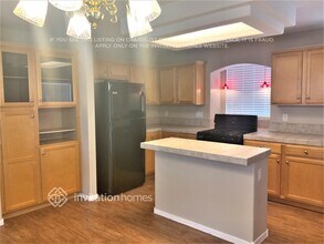 7654 Glorietta Bay Ct in Las Vegas, NV - Building Photo - Building Photo