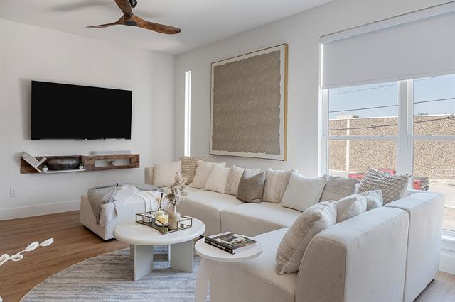 property at 167 S Prairie Ave