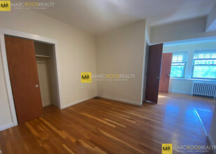 1307 Commonwealth Ave, Unit 504 in Boston, MA - Building Photo - Building Photo