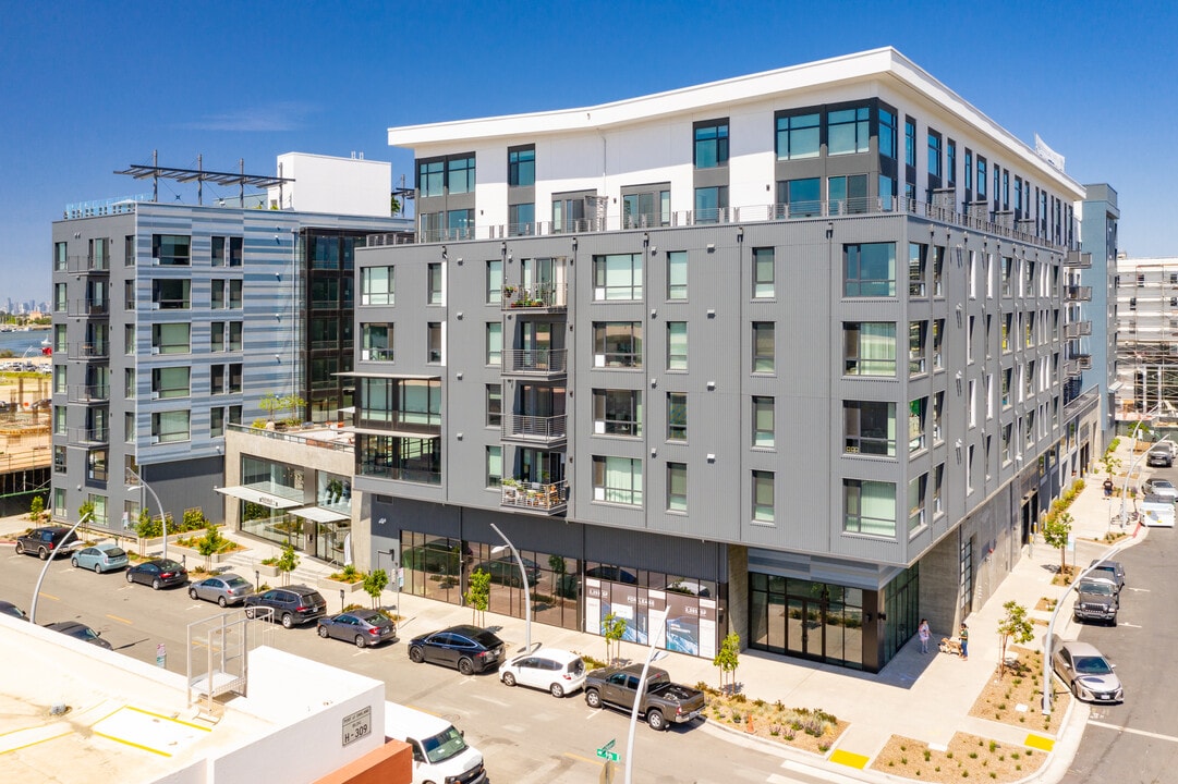 Orion Apartments in Oakland, CA - Building Photo