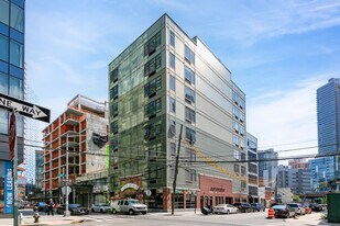 IVY28 in Long Island City, NY - Building Photo