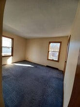 3327 Idlewood Terrace in Rockford, IL - Foto de edificio - Building Photo