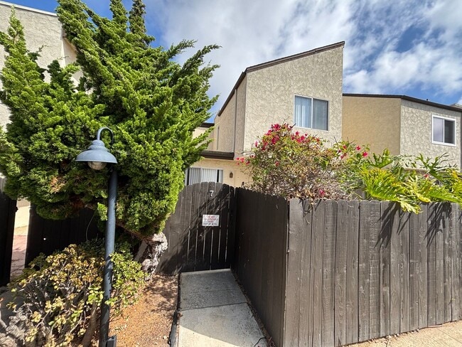 4465 Vision Dr in San Diego, CA - Building Photo - Building Photo