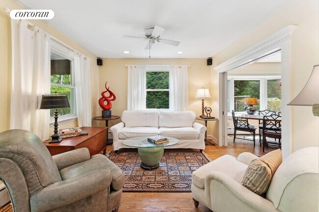79 Moses Ln in Southampton, NY - Building Photo - Building Photo
