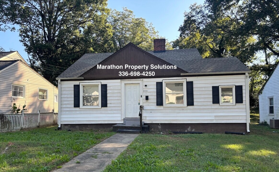 2721 Ivy Ave in Winston-Salem, NC - Foto de edificio