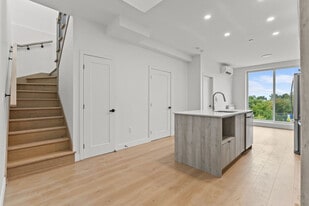 Grâce Rentals in Montréal, QC - Building Photo