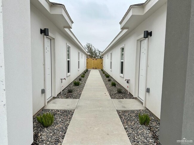 12 Acacia St in Alamo, TX - Building Photo - Building Photo