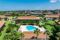 Sea Breeze West in Marco Island, FL - Foto de edificio - Building Photo