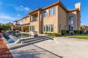 9805 Queen Charlotte Dr in Las Vegas, NV - Building Photo