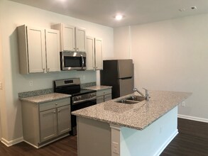 448 Oakwood Dr NW in Milledgeville, GA - Building Photo - Building Photo
