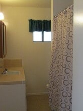 2520 Bernice Dr in Bakersfield, CA - Building Photo - Building Photo