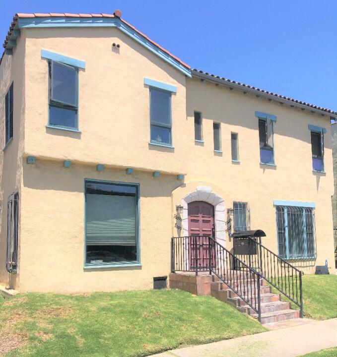 7007 Willoughby Ave-Unit -7007 in Los Angeles, CA - Foto de edificio