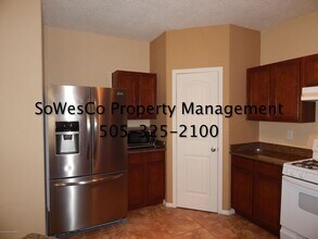 7025 Laurie St in Farmington, NM - Building Photo - Building Photo