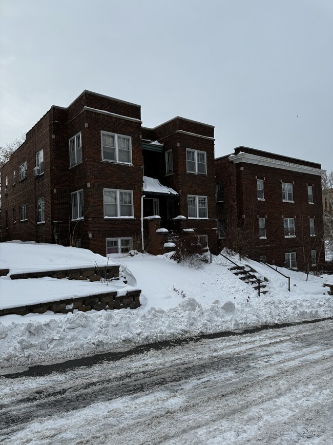 610 S 32nd Ave in Omaha, NE - Building Photo - Building Photo