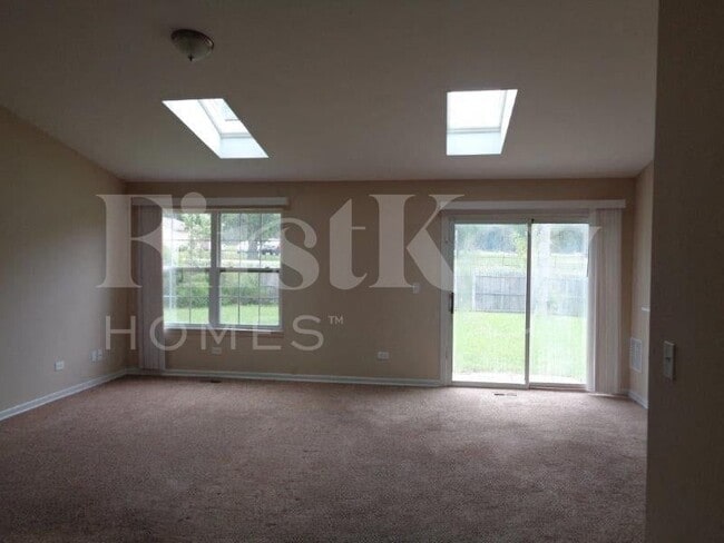 3616 Portsmouth Dr in Zion, IL - Foto de edificio - Building Photo