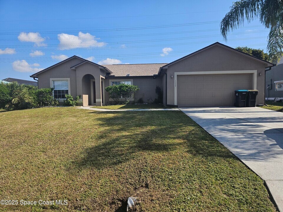 1539 Glencove Ave NW in Palm Bay, FL - Building Photo