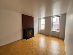 348 Grove St in Jersey City, NJ - Building Photo - Building Photo