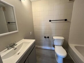 401 Elmwood Dr in Moncton, NB - Building Photo - Building Photo