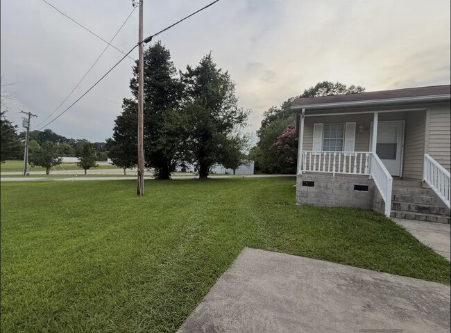 202 Charles St in Thomasville, NC - Building Photo - Building Photo