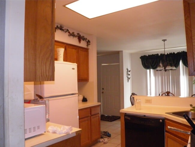 property at 2711 Grants Lake Blvd