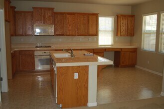 3832 Kaweah St in West Sacramento, CA - Building Photo - Building Photo