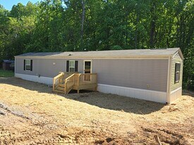 1130 Freedom Rd in Statesville, NC - Building Photo