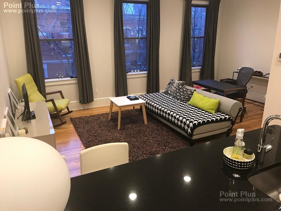 87 3rd St, Unit 87 3rd St #1 in Cambridge, MA - Building Photo