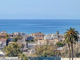 867 Aubrey Ct in Hermosa Beach, CA - Building Photo