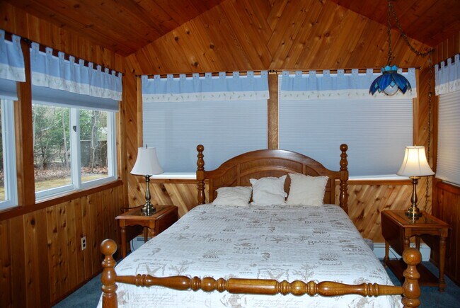 6 Crab Creek Rd in Shelter Island, NY - Building Photo - Building Photo