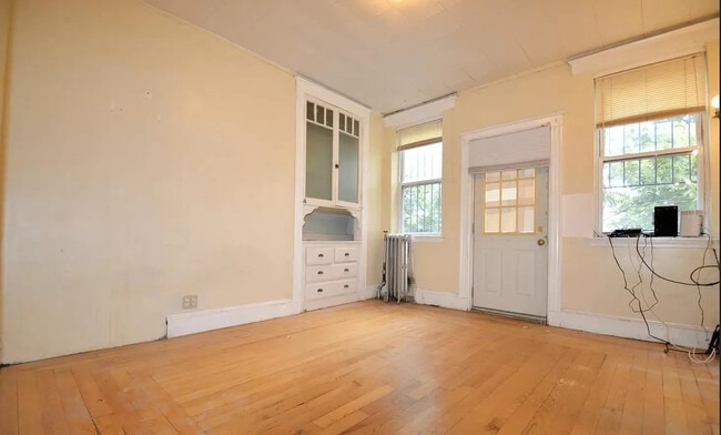 16 Copenger St, Unit 1