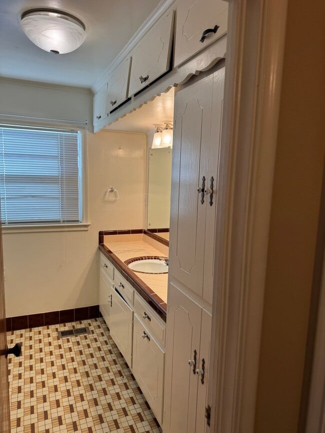 property at 2658 S Urbana Ave