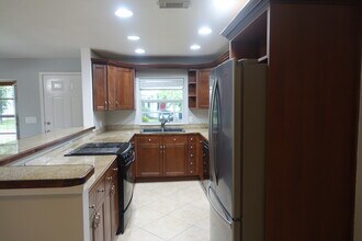 7607 S Sherrill St in Tampa, FL - Foto de edificio - Building Photo