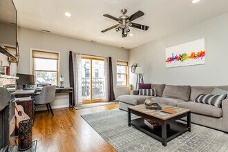 2312 W North Ave in Chicago, IL - Building Photo - Building Photo