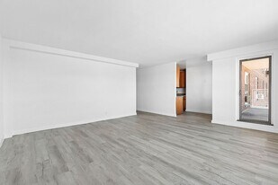 100 La Salle St in New York, NY - Building Photo