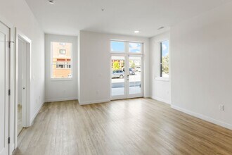 5945 6th Ave in Kenosha, WI - Foto de edificio - Building Photo