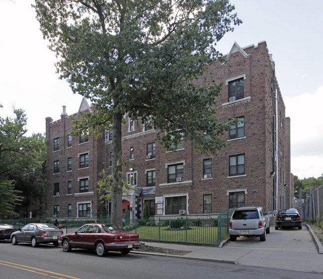 Chestnut Park in East Orange, NJ - Building Photo - Building Photo