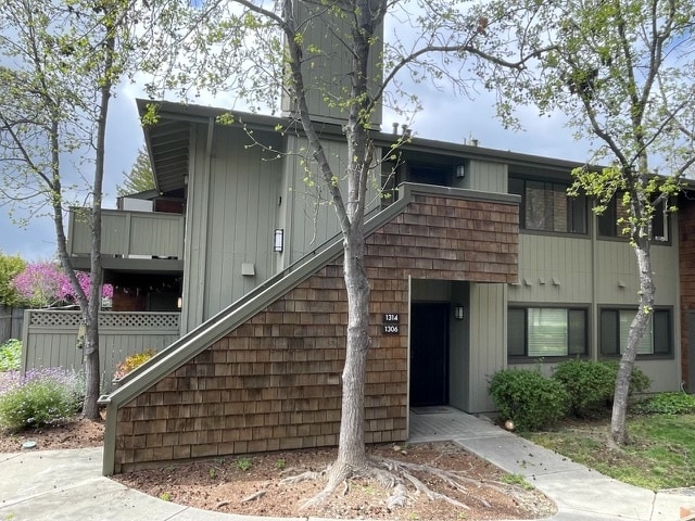 property at 1314 La Terrace Cir