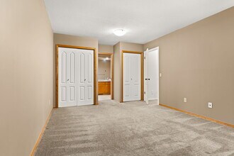 3730 Edinburgh Pl in Regina, SK - Building Photo - Building Photo