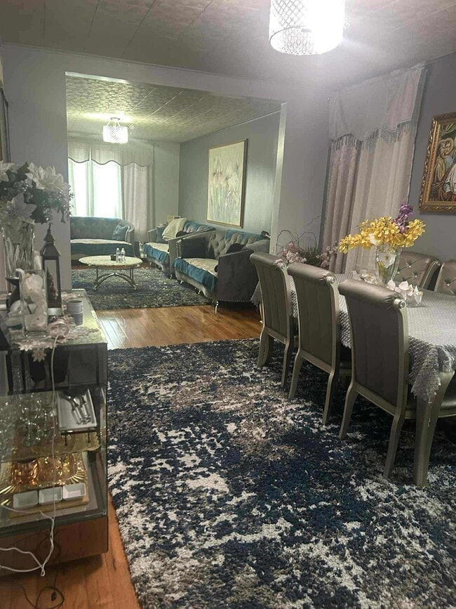 166 W 32nd St in Bayonne, NJ - Building Photo - Building Photo