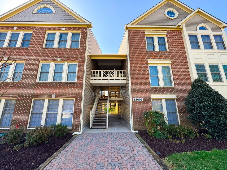12005 Ridge Knoll Dr in Fairfax, VA - Building Photo