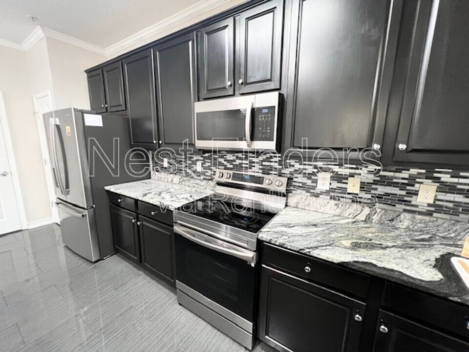11251 Campfield Dr in Jacksonville, FL - Building Photo