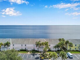 5172 Coquina Key Dr SE in St. Petersburg, FL - Building Photo